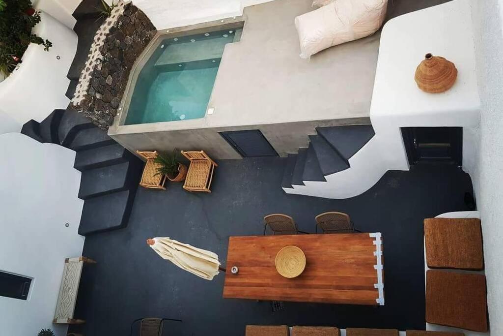 Villa Santorini Folia Cave House With Jacuzzi à Pýrgos Extérieur photo